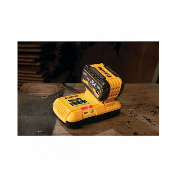 Ταχυφορτιστής Μπαταριών 8Α XR Li-Ion 18V Dewalt (DCB118-QW)