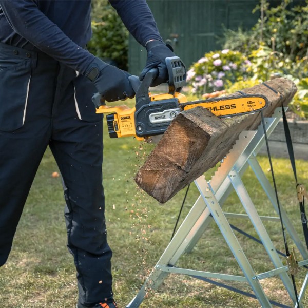 Αλυσοπρίονο 18V XR Brushless με Λάμα 30cm Solo Χωρίς Μπαταρία - Φορτιστή Dewalt (DCMCS565N-XJ)